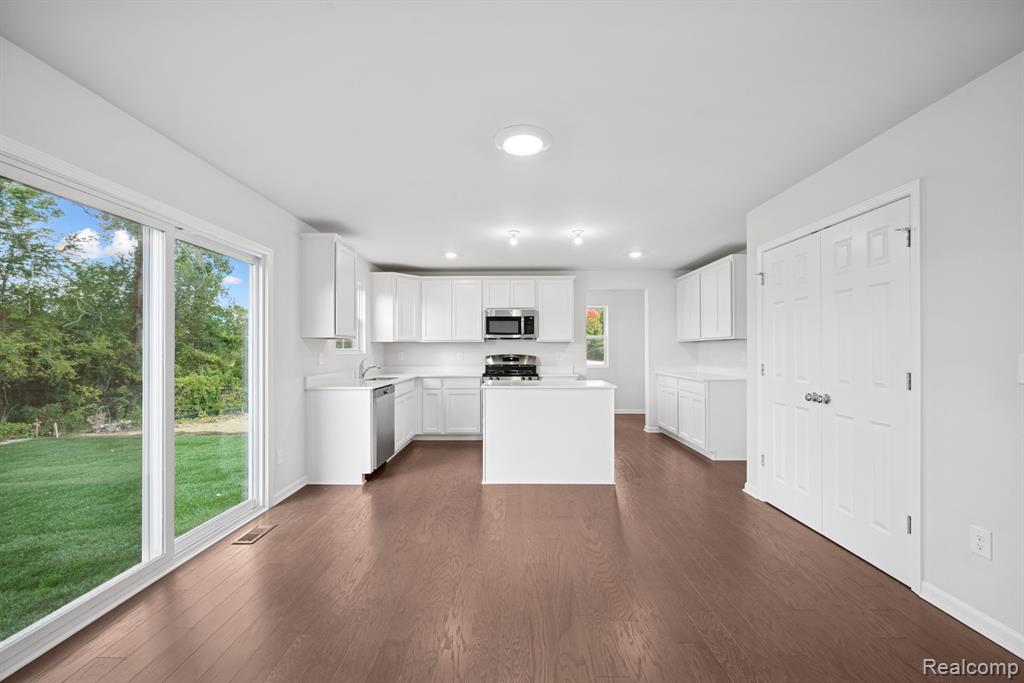 4257 Cedar Lane, Grand Blanc, MI 48439 — Photo 5