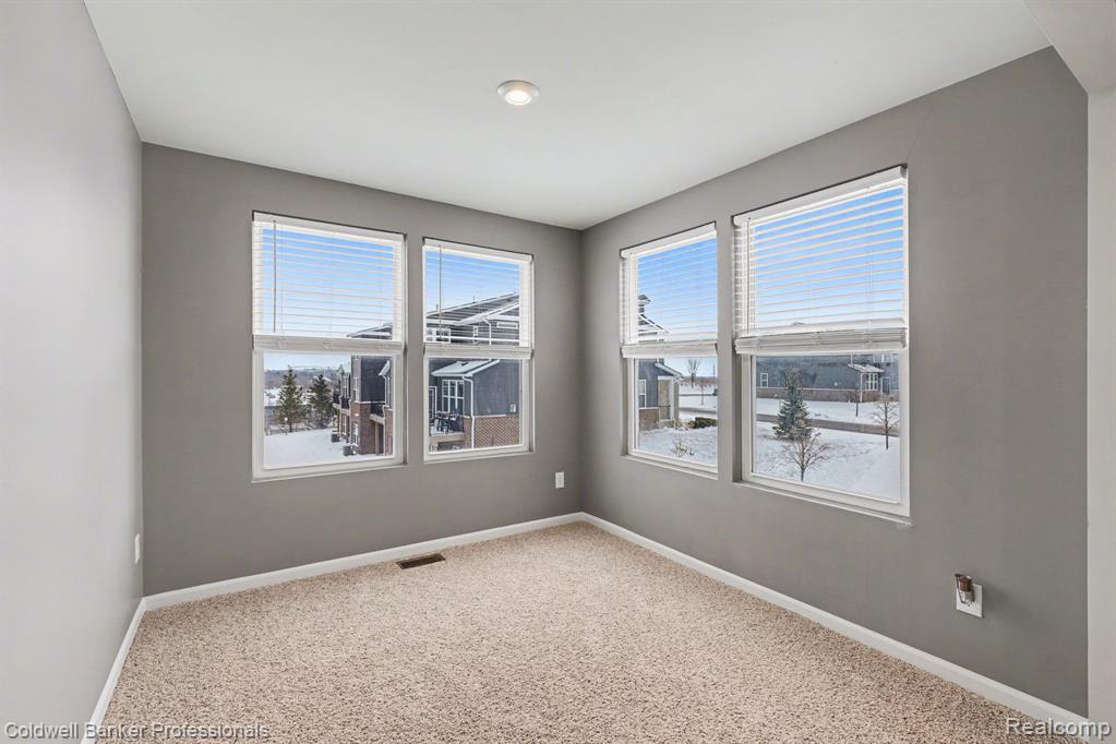 4883 Broomfield Way, Lake Orion, MI — Photo 17