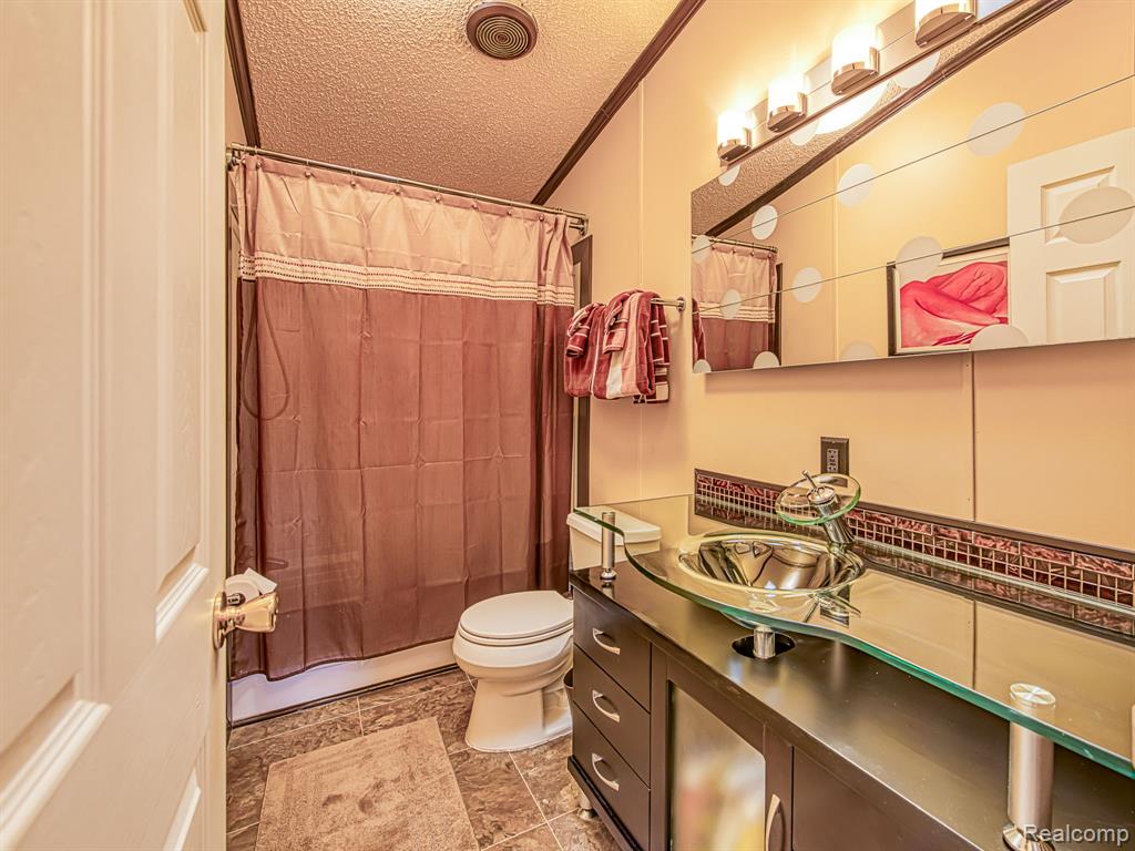 29403 Wedgewood, Flat Rock, MI 48134 — Photo 19