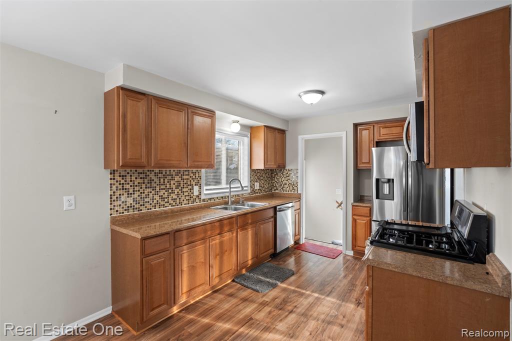 4114 Lincoln Boulevard, Dearborn Heights, MI 48125 — Photo 12