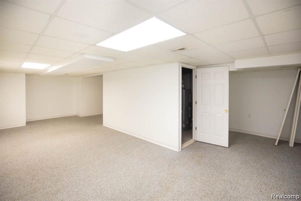 38492 SARATOGA Circle, Farmington Hills, MI 48331 — Photo 27
