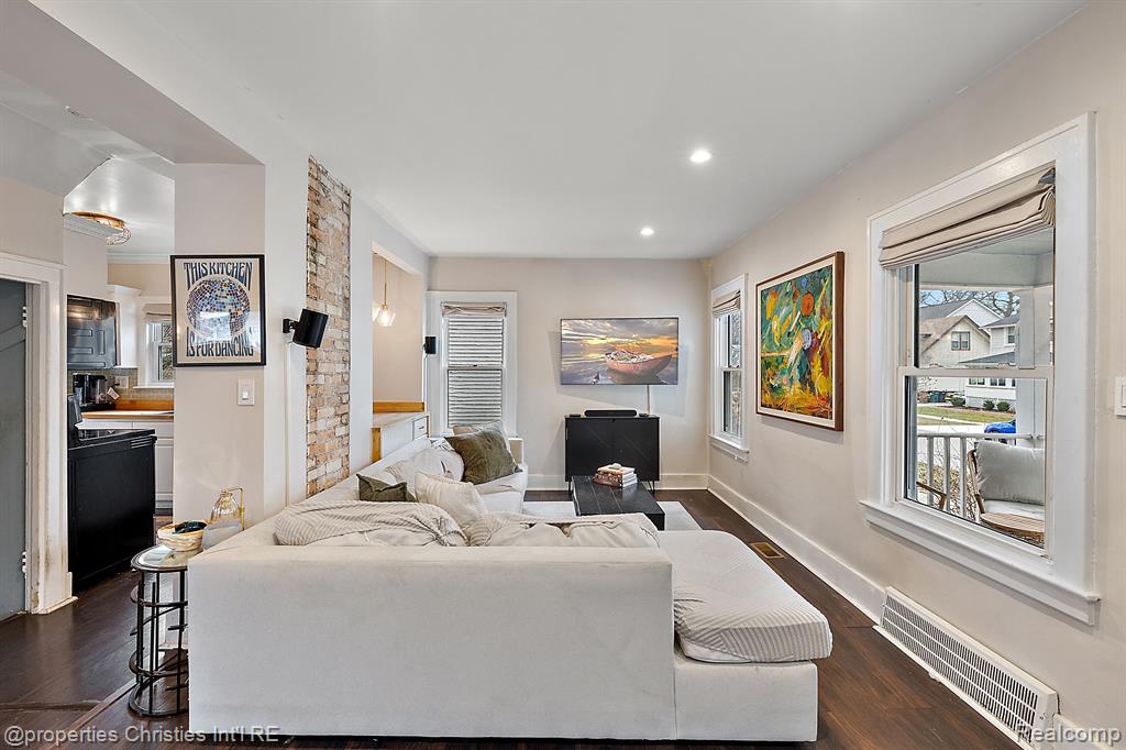 702 S Vermont Avenue, Royal Oak, MI 48067 — Photo 9