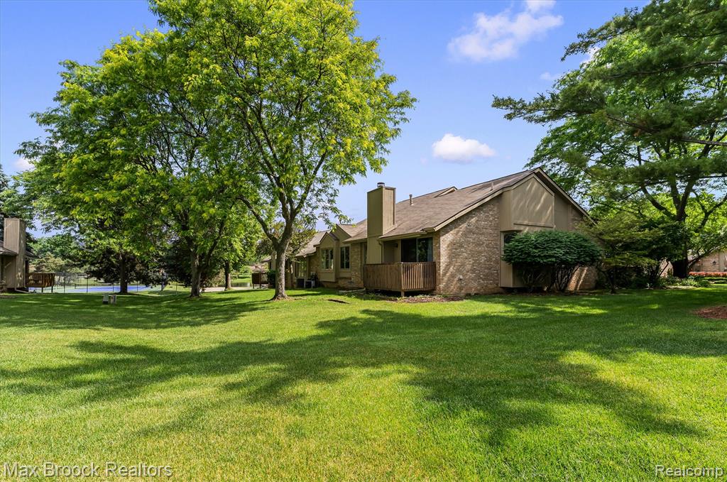 4159 Foxpointe Drive, West Bloomfield, MI 48323 — Photo 35