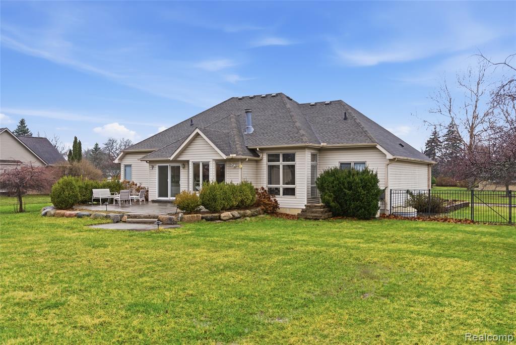 7095 Elmwood Drive, Grand Blanc, MI 48439 — Photo 7