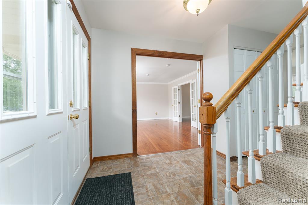 4276 Macqueen Drive, West Bloomfield, MI 48323 — Photo 9