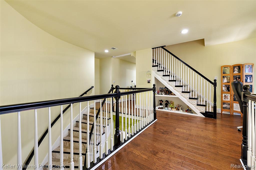 328 S Broadway Street, Lake Orion, MI 48362 — Photo 58