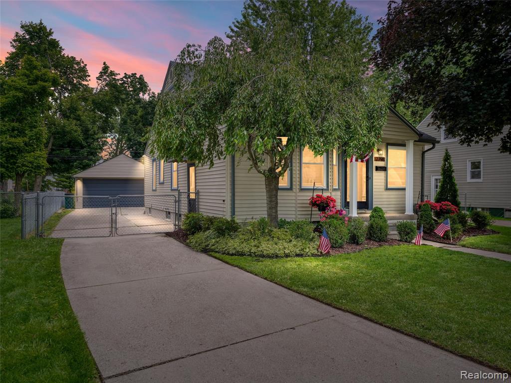 2798 Royal Avenue, Berkley, MI 48072