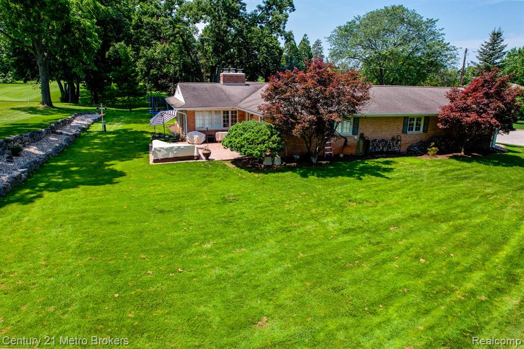 9270 Hidden Valley Court, Grand Blanc, MI 48439 — Photo 56