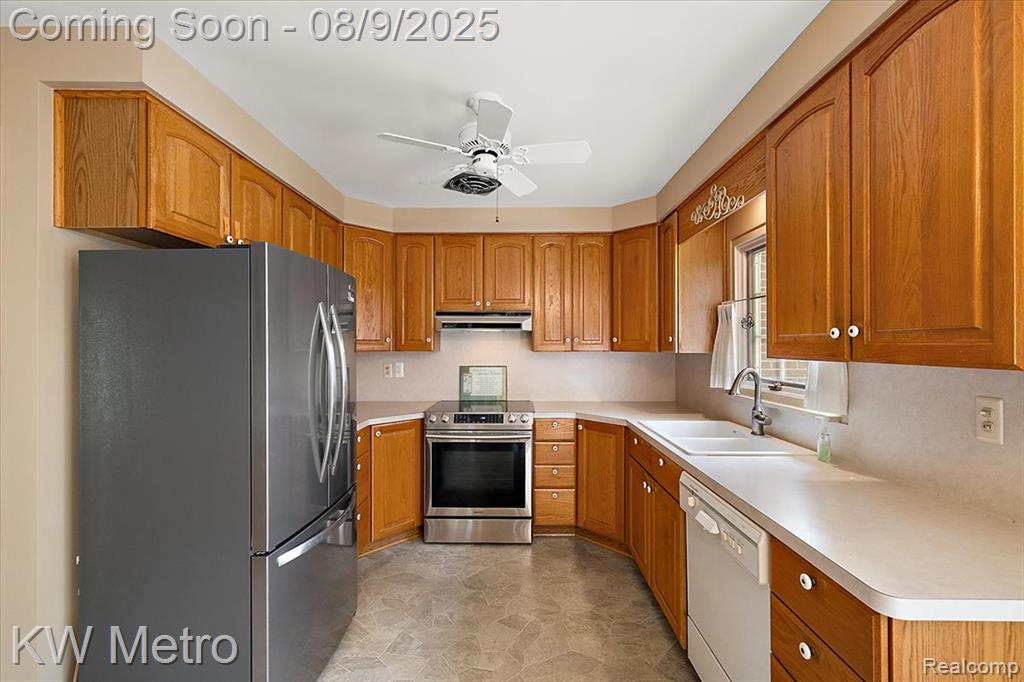 18241 Dunblaine Avenue, Beverly Hills, MI 48025 — Photo 32
