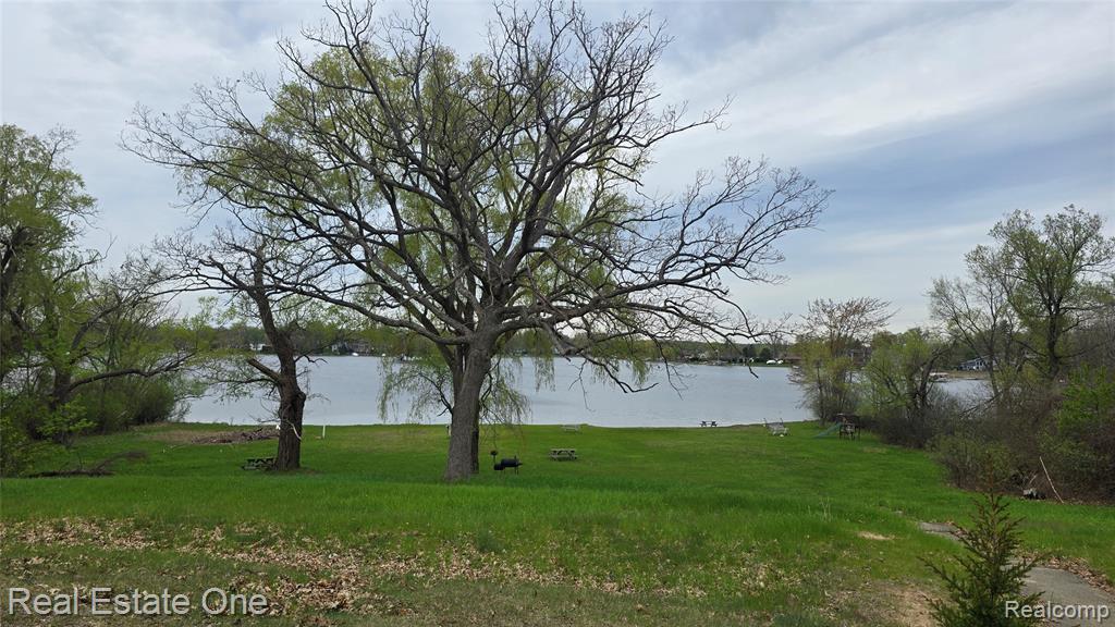 3148 Woodlawn Street, Commerce Twp, MI 48390 — Photo 27