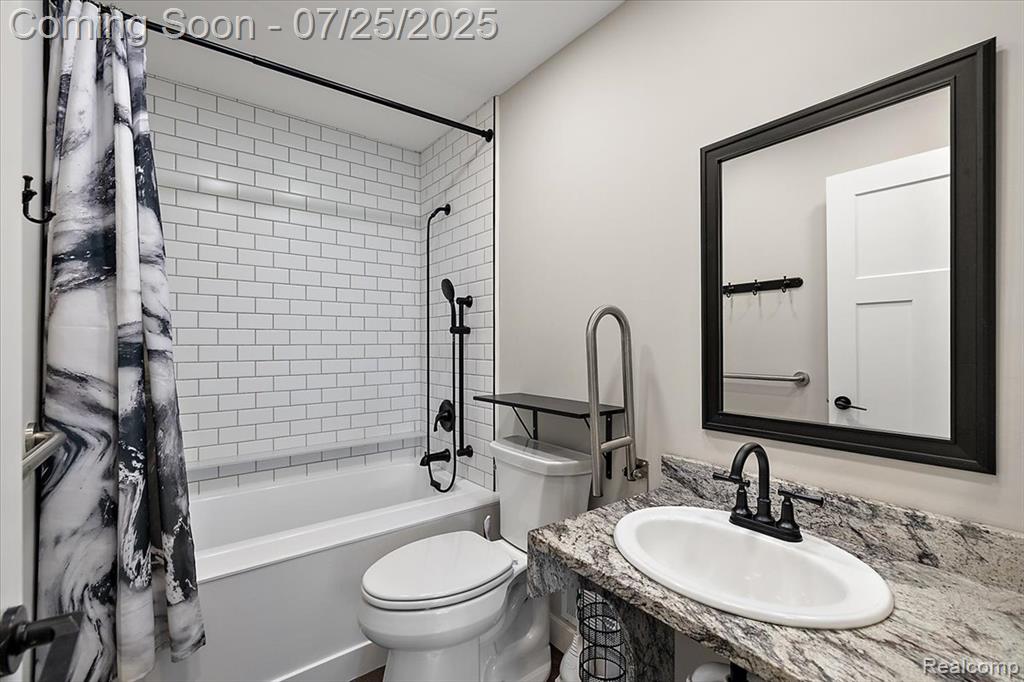 39869 Village Wood Lane, Novi, MI — Photo 26