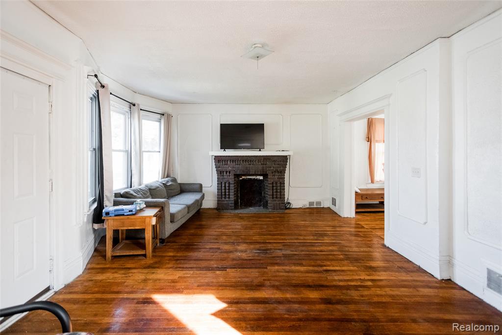 1974 E Grand Boulevard, Detroit, MI 48211 — Photo 5