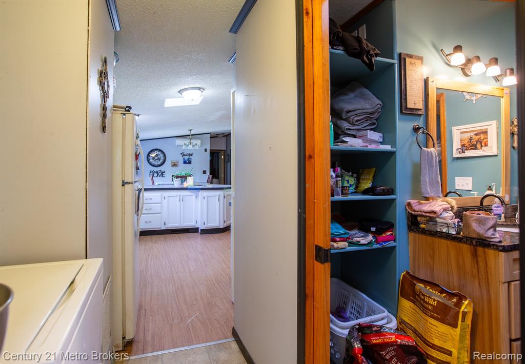 6100 Otis Lake Road, Delton, MI 49046 — Photo 7