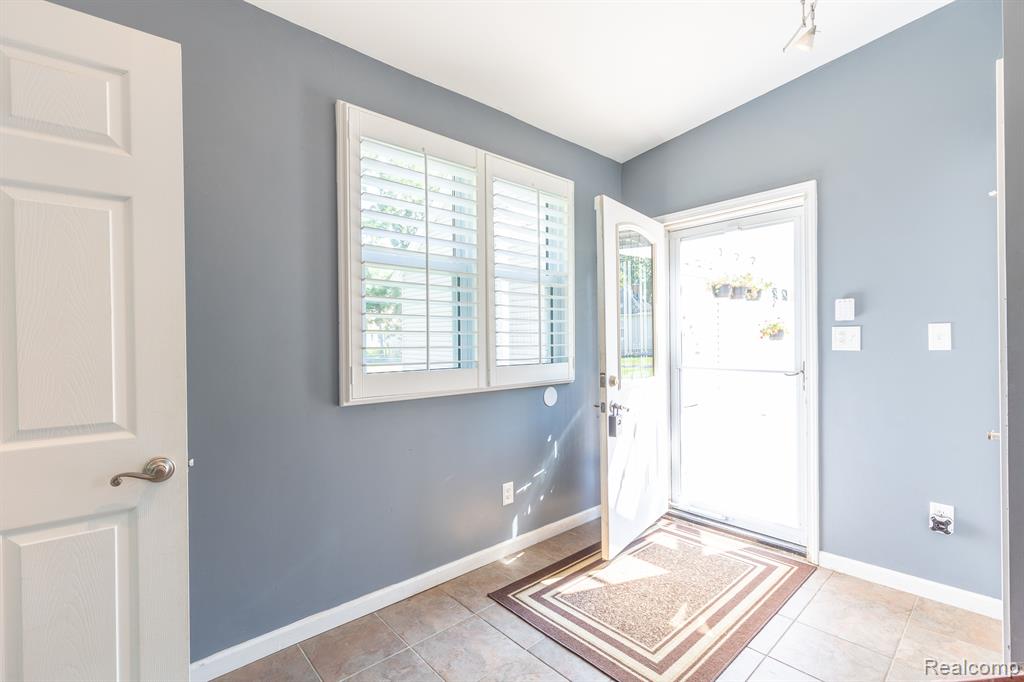 7950 ISLAND Boulevard, Grosse Ile, MI 48138 — Photo 21