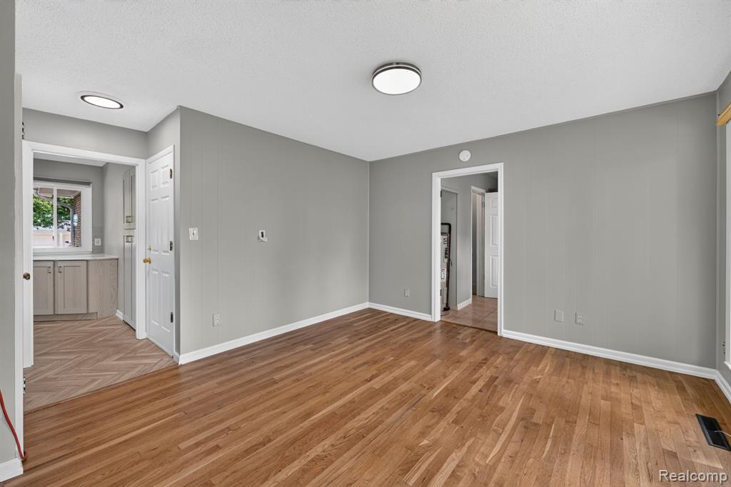 4877 Orchard Lane, Owosso, MI 48867 — Photo 20