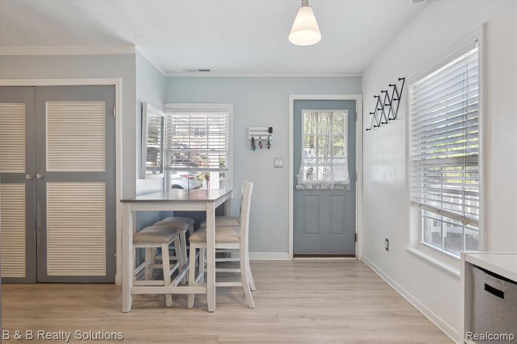4065 Rosemound Avenue, Waterford, MI 48329 — Photo 13