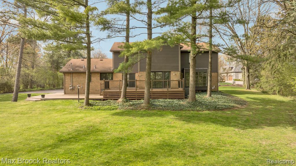 5240 CLARENDON CREST Street, Bloomfield Hills, MI 48302 — Photo 48