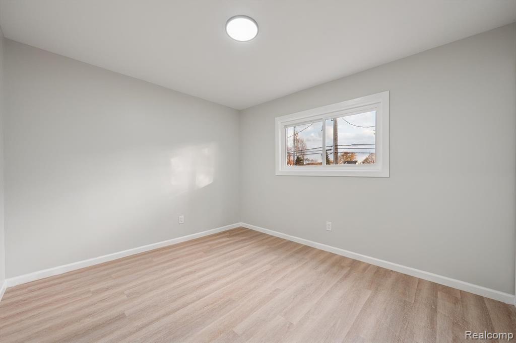 5232 Dickson Drive, Sterling Heights, MI 48310 — Photo 25