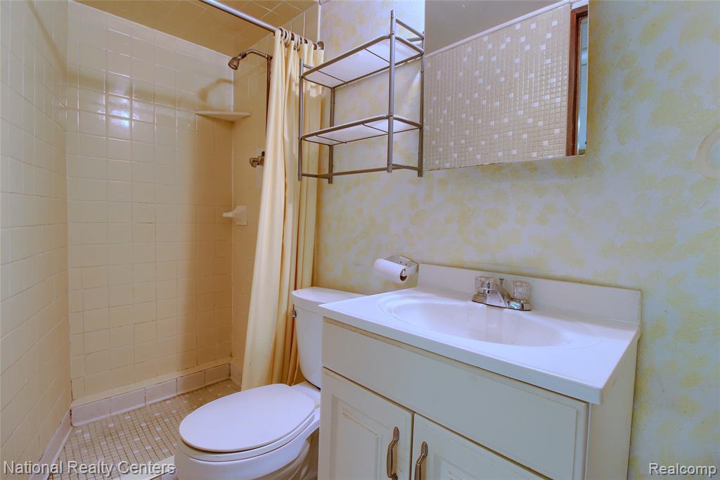 6511 Henry Ruff Road, Garden City, MI — Photo 29