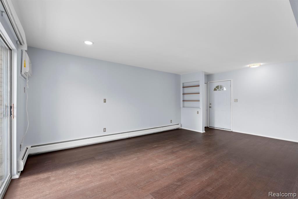 7350 N INKSTER Road, 108, Dearborn Heights, MI 48127 — Photo 8