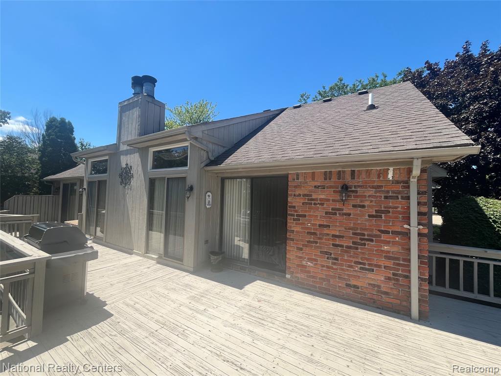 17610 Farmcrest Lane, Northville, MI 48168 — Photo 4