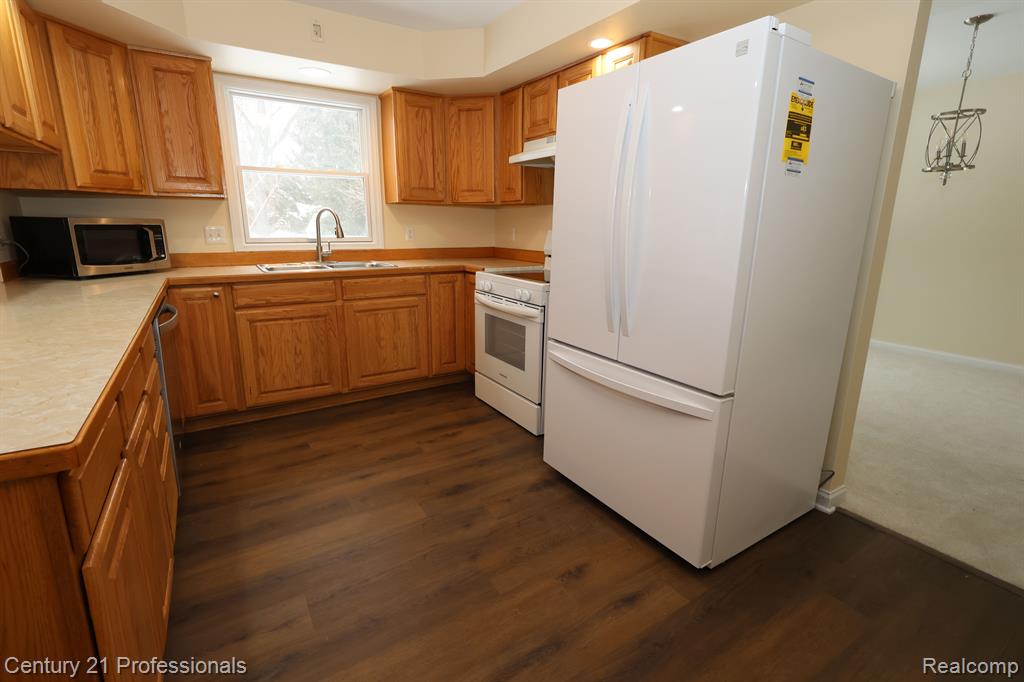6481 WINANS LAKE Road, Brighton, MI 48116 — Photo 5