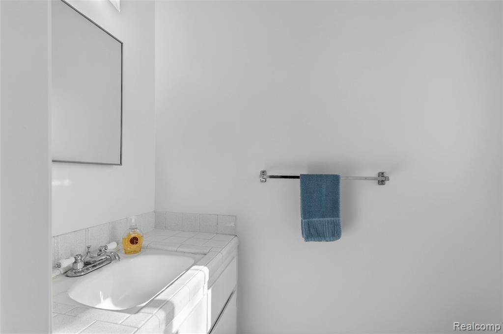 5959 Alan Drive, 50, Brighton, MI 48116 — Photo 18