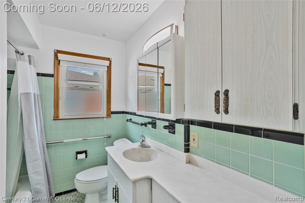 7602 Highview Street, Dearborn Heights, MI 48127 — Photo 12