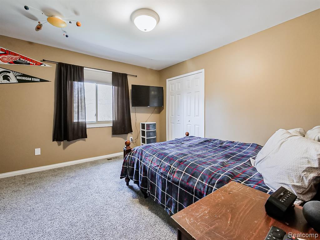 25911 Buckminster Drive, Novi, MI — Photo 22