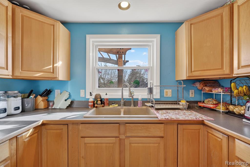 6015 Jeddo Road, MI 48032 — Photo 6