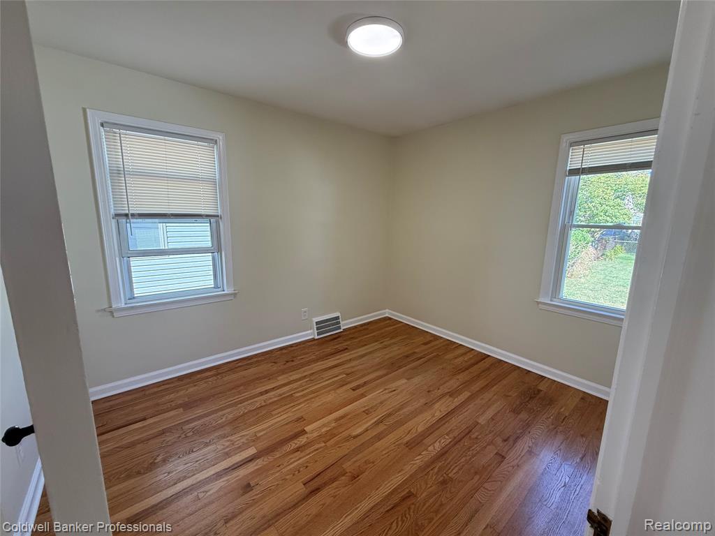 565 E Webster Street, Ferndale, MI 48220 — Photo 13