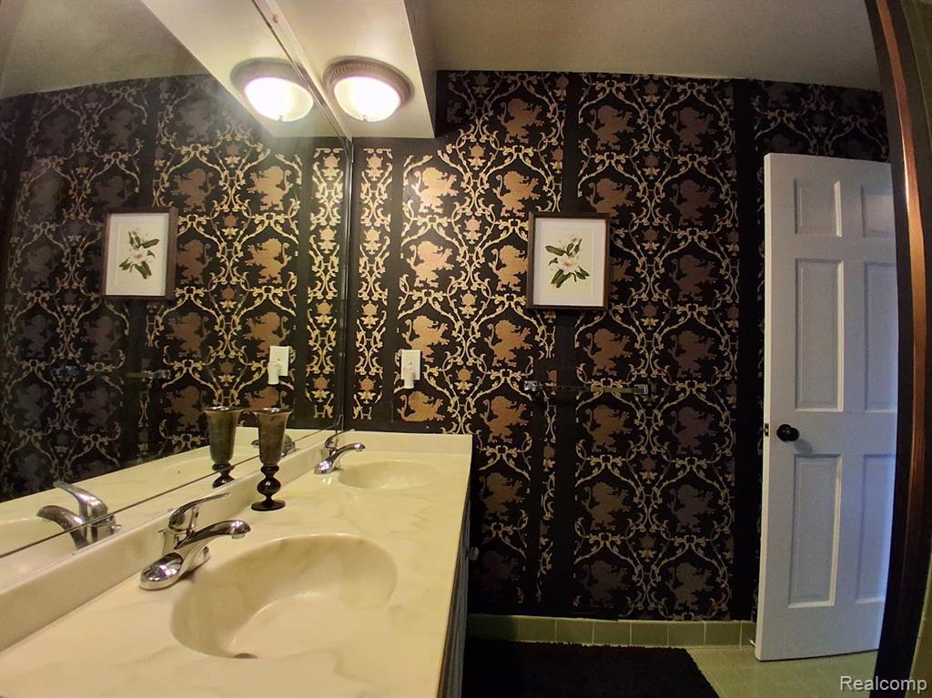 8504 Pepper Ridge Drive, Grand Blanc, MI 48439 — Photo 27