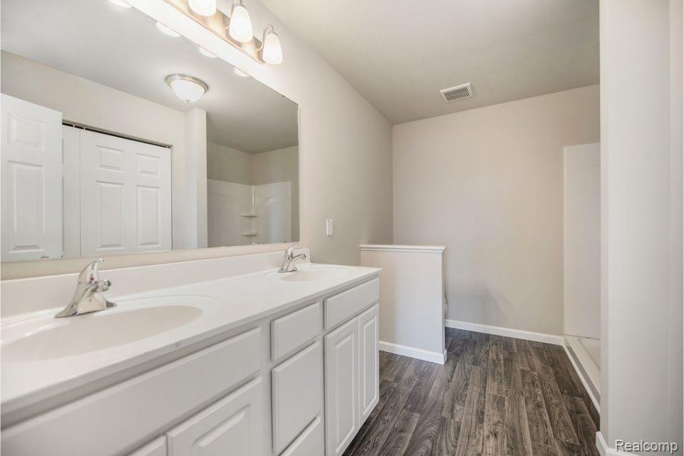 2112 Stillwater Drive, Davison, MI 48423 — Photo 12
