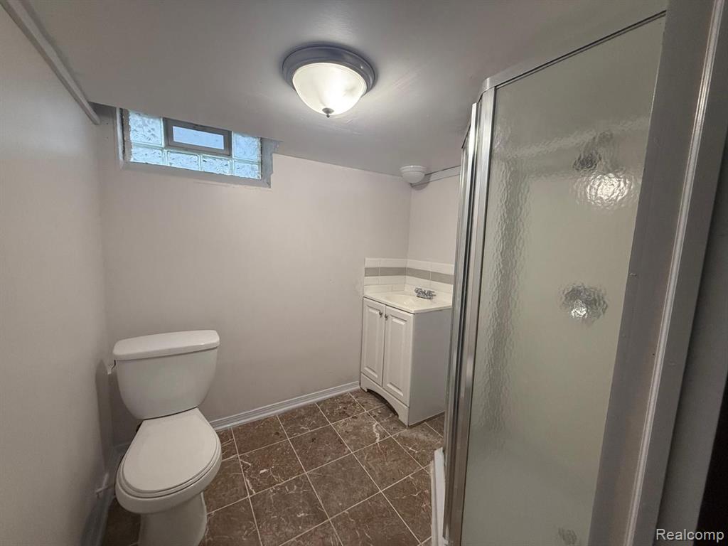 6825 PLAINVIEW Avenue, Detroit, MI 48228 — Photo 9