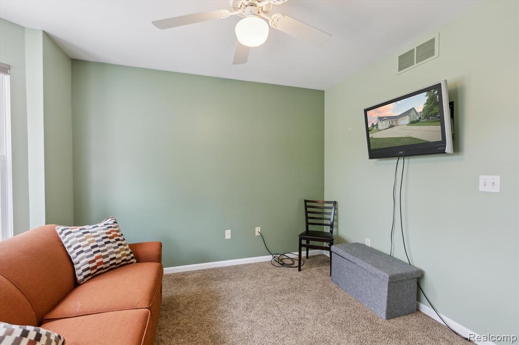 7206 Glen Oak Court, Grand Blanc, MI 48439 — Photo 12