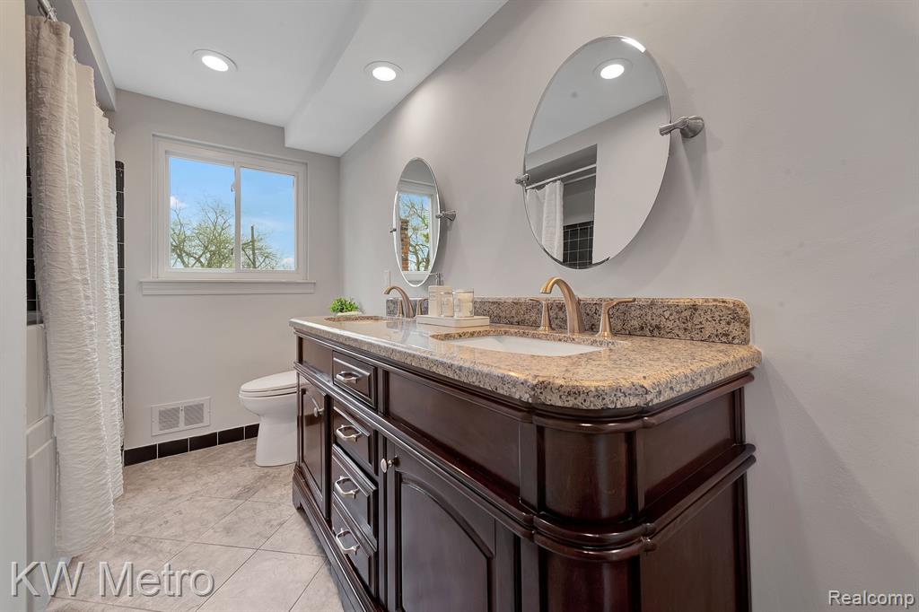 415 LANGE Drive, Troy, MI 48098 — Photo 26