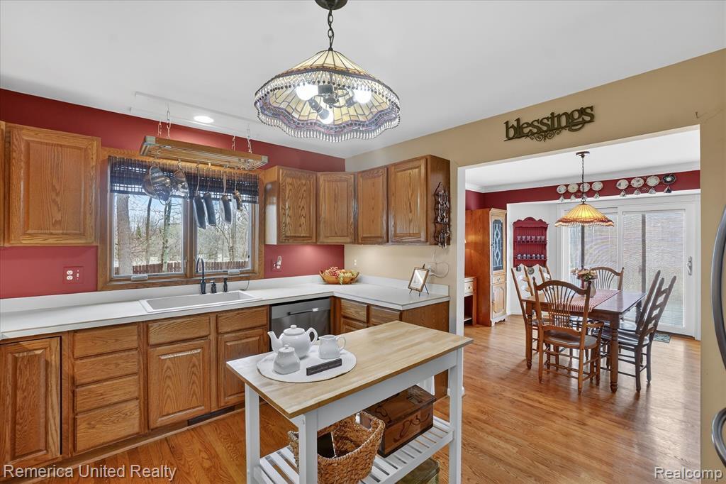 660 E Allen Road, Howell, MI 48855 — Photo 16