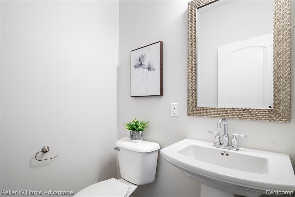 419 WRIGHT Street, Wixom, MI 48393 — Photo 17