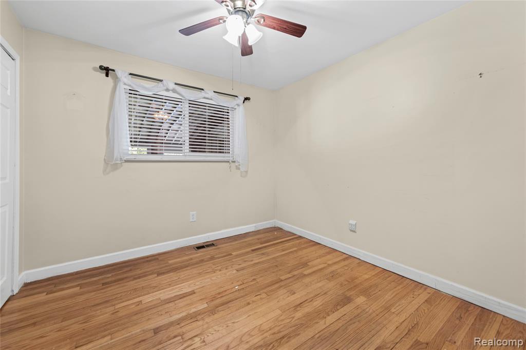 22356 Woodstock Court, Woodhaven, MI 48183 — Photo 17