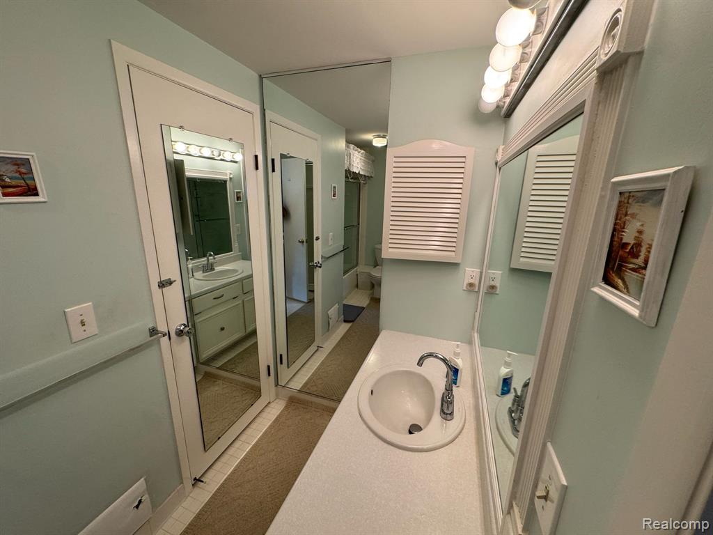 5377 Breeze Hill Place, Troy, MI 48098 — Photo 33