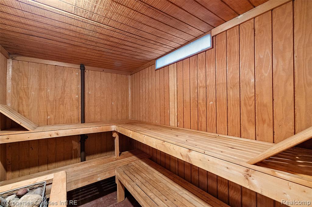 19670 Chesterfield Road, Detroit, MI 48221 — Photo 57
