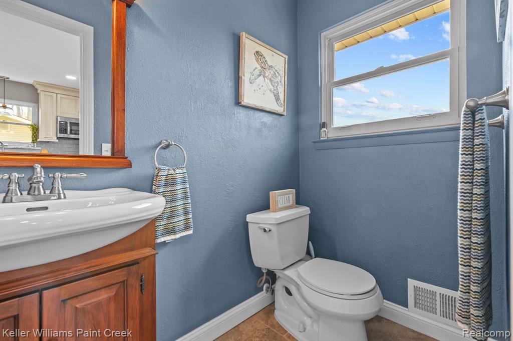 7466 LINDRATH, Washington, MI — Photo 10