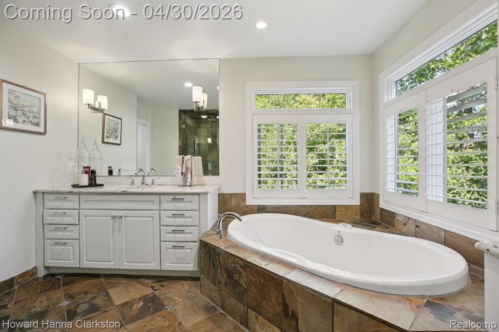 7651 Maple Ridge Court, Clarkston, MI — Photo 35