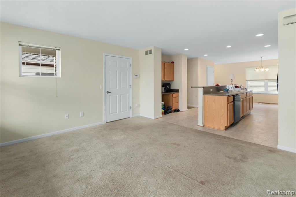 5181 Yemans Street, Hamtramck, MI 48212 — Photo 4