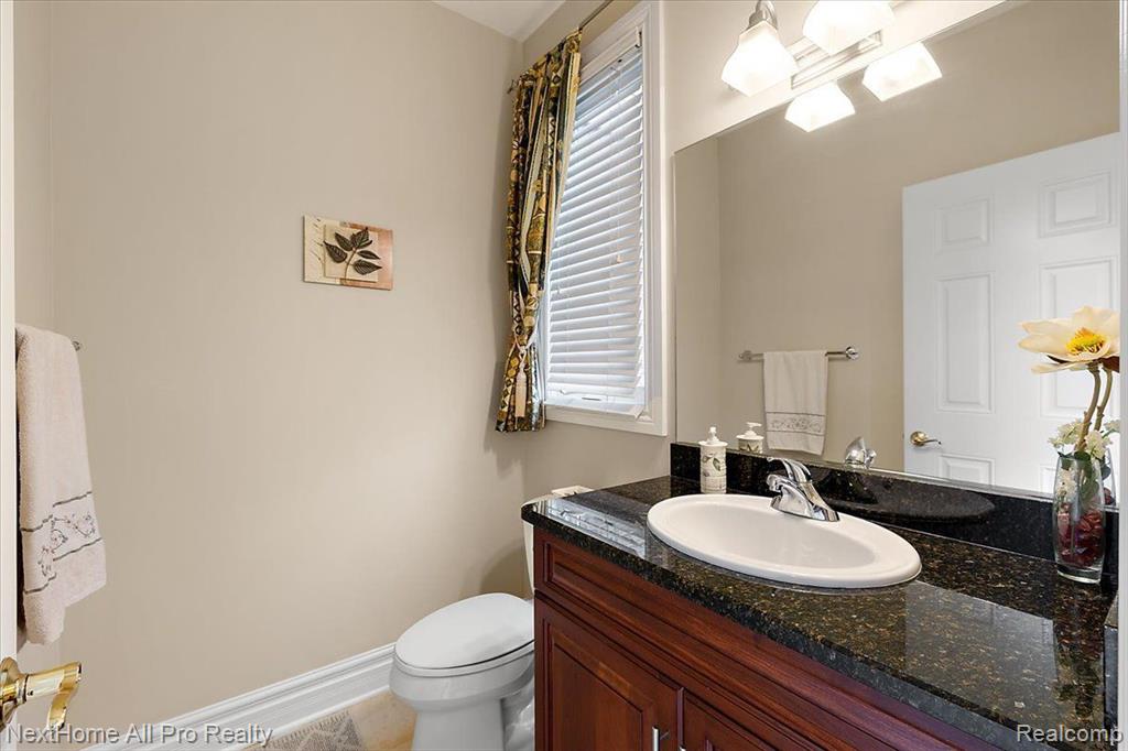 18730 MARBLE HEAD Drive, Northville, MI 48168 — Photo 27