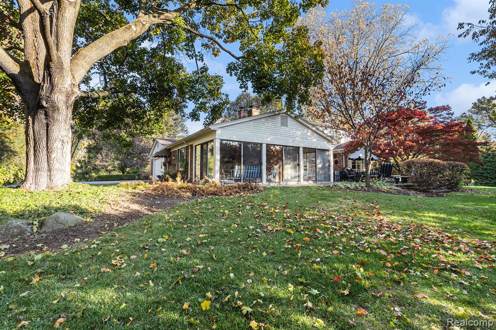 4597 Broughton Drive, Bloomfield Hills, MI 48301 — Photo 52