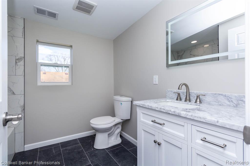 8237 PACKARD Avenue, Warren, MI 48089 — Photo 25