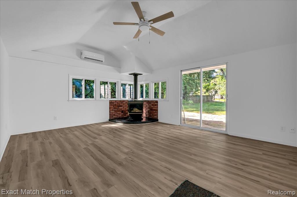 9467 Leona Street, White Lake, MI — Photo 24
