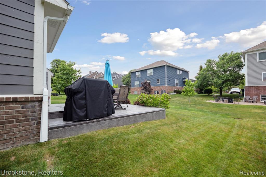 7422 S Village Drive, Clarkston, MI — Photo 46