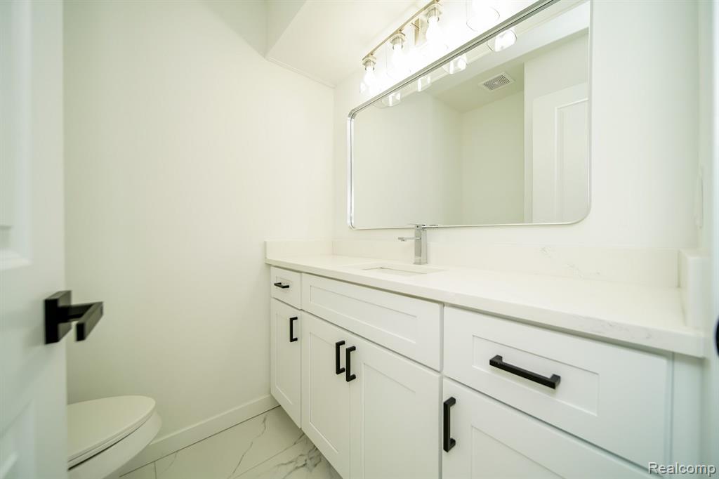 52556 BELLE Crest, Shelby Twp, MI 48316 — Photo 39
